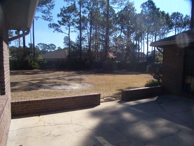 Building Photo - Gated Community of Southwind