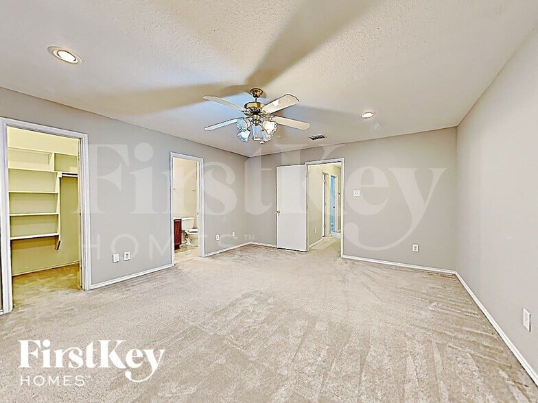 Building Photo - 6933 Meadow Way Ln