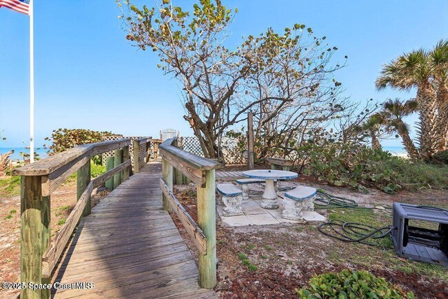 Building Photo - 1125 Jimmy Buffett Mem Hwy