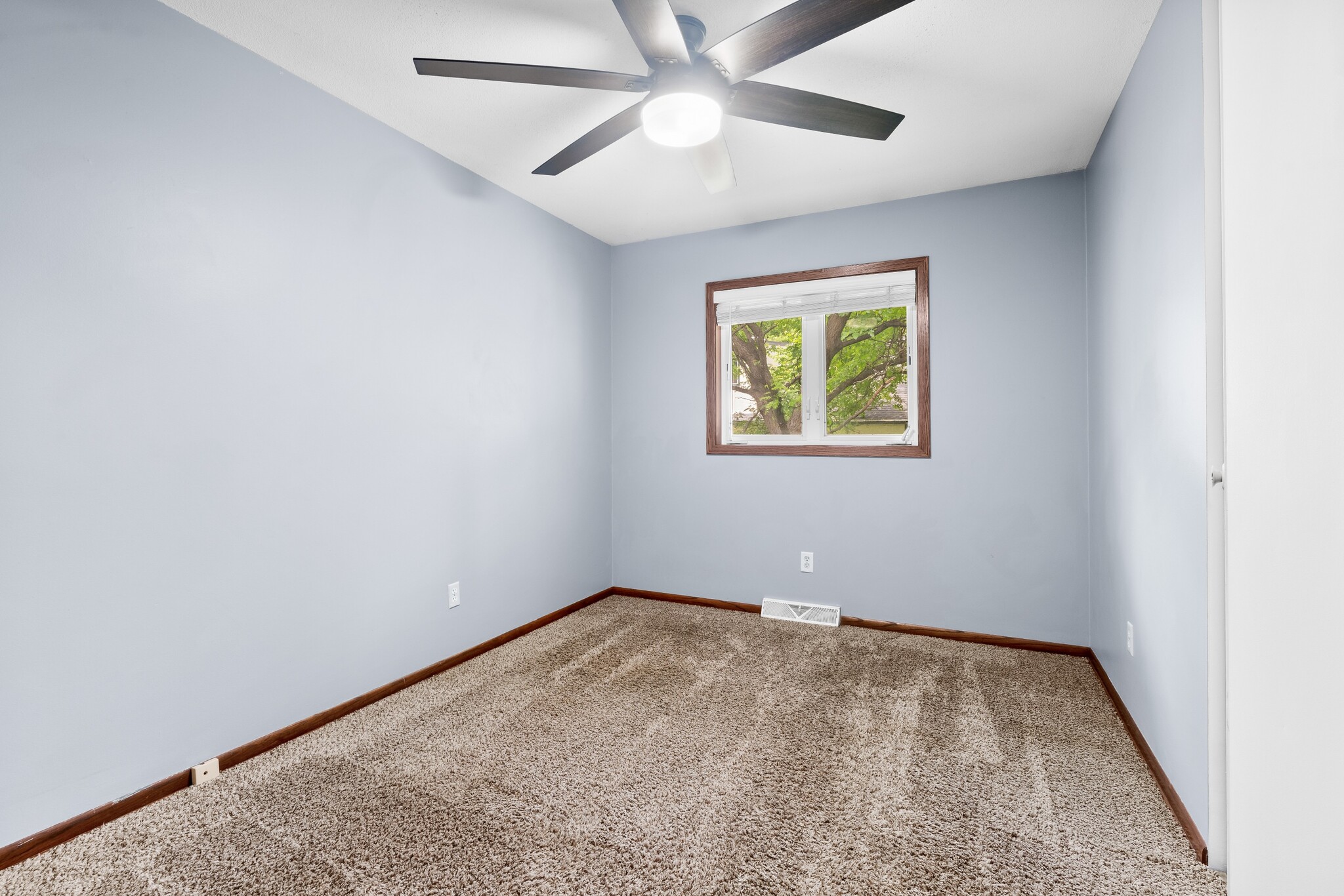 Building Photo - 4442 Vera Cruz Ave N