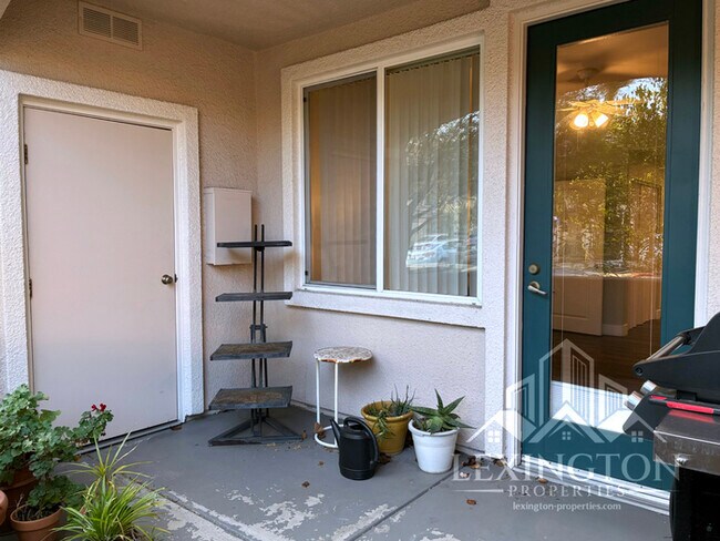 Building Photo - Beautifully Upgraded, 2BD/2BA, Condo Home in The Phoenician, Roseville!