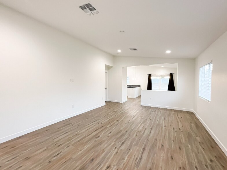 Building Photo - 3802 N 23rd Ave