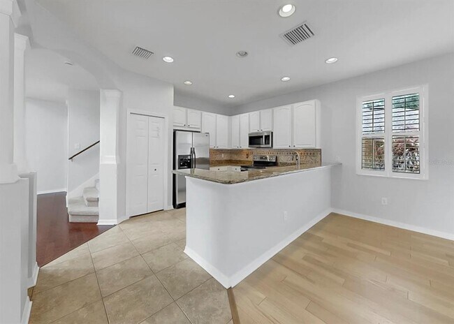 Building Photo - 17423 New Cross Cir