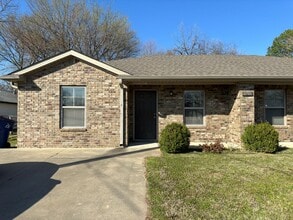Building Photo - Tulsa St Duplex