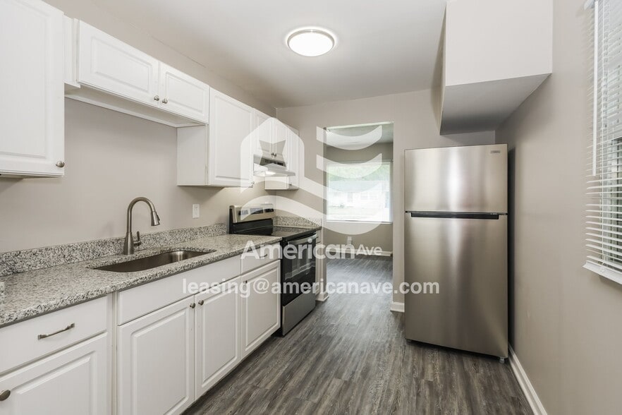 Building Photo - 3353 Forent Ave