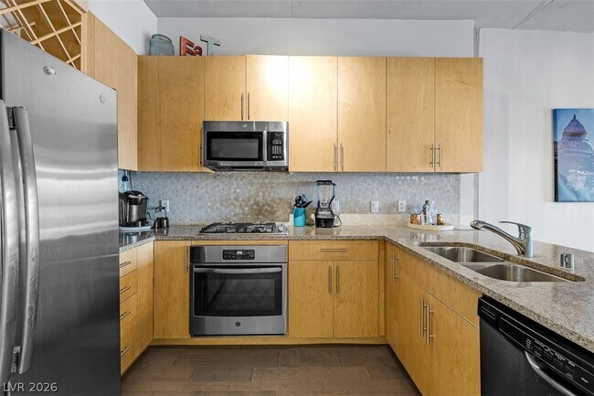 Building Photo - 353 E Bonneville Ave