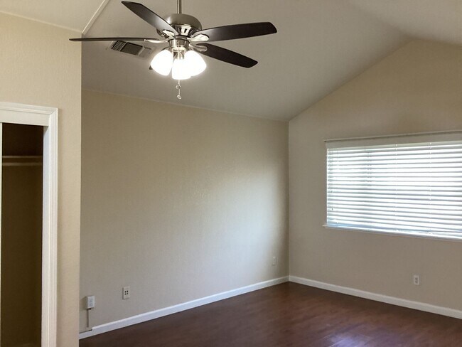 Building Photo - 4114 W Regency Ave