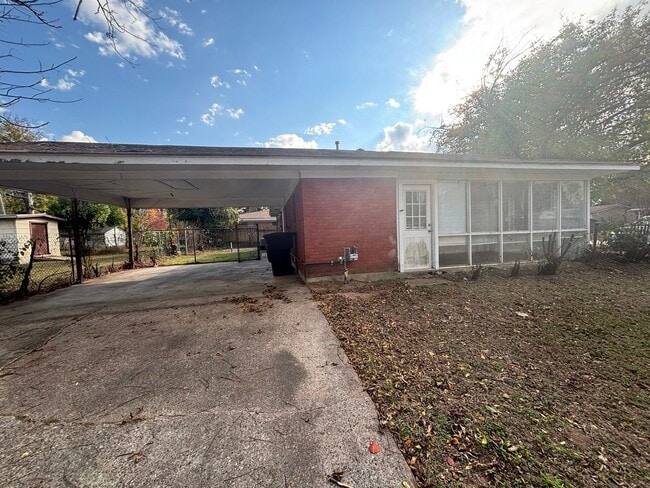 Building Photo - 4101 Glen St