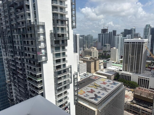Building Photo - 300 S Biscayne Blvd