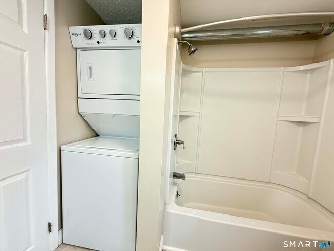 Building Photo - 38 Starr Ave