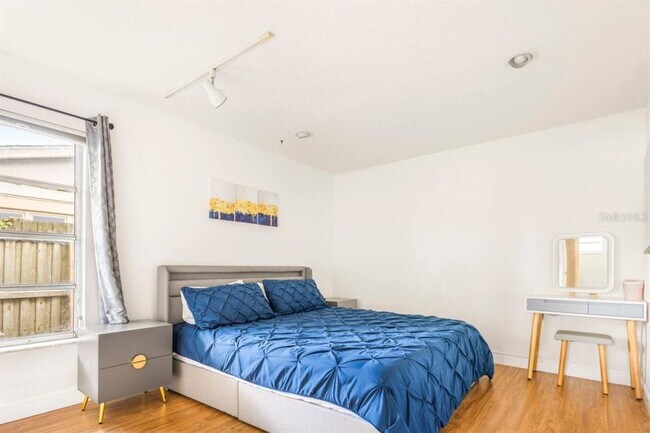 Building Photo - 12110 93rd Way N