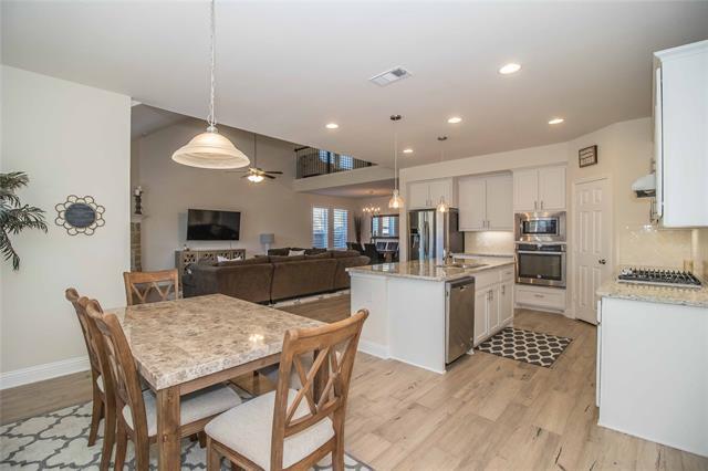 Building Photo - 908 Foxglove Dr