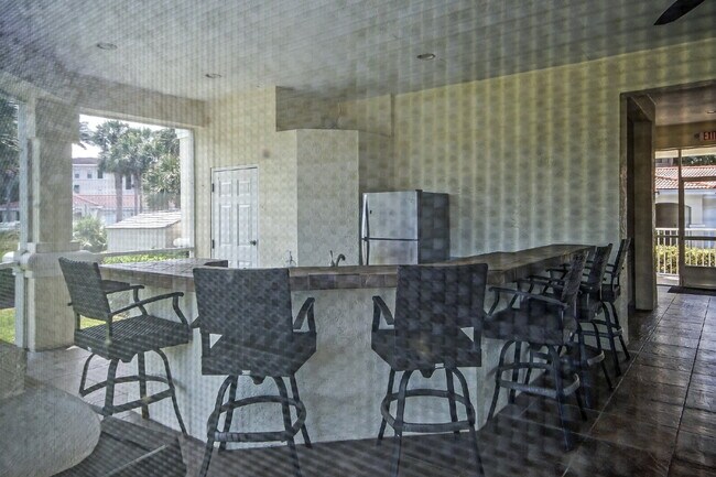Building Photo - Fully Furnished 3/3 Ocean Grande Condo