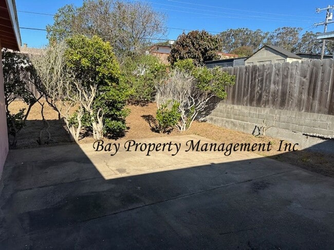 Building Photo - Rent Reduced! 4 Bedroom, 2 Bath Home Near Windyhill Park