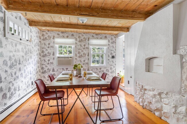 Building Photo - 95 E Broadway