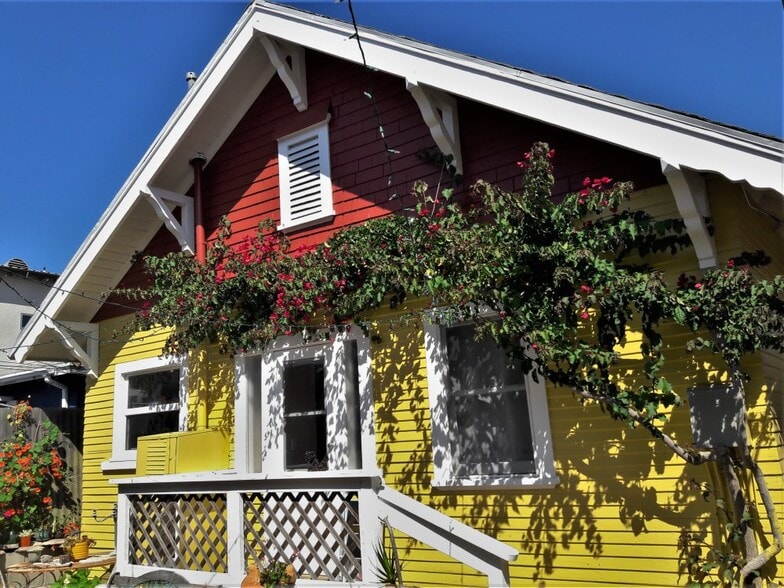 Primary Photo - 32 23rd Ave