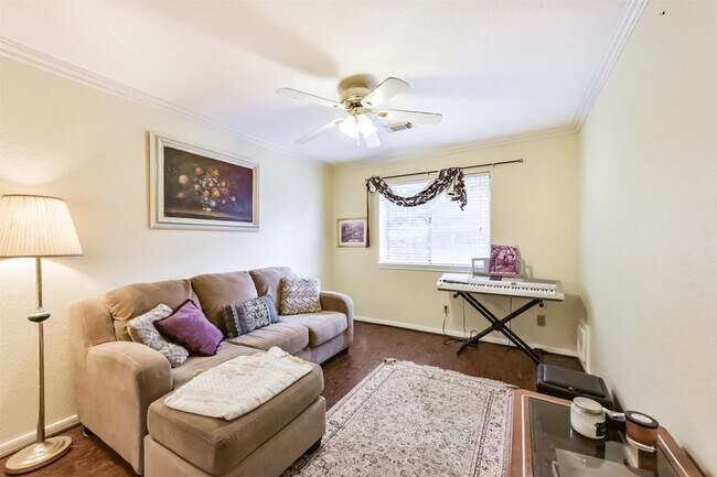 Building Photo - 1306 N Gabriel River Cir