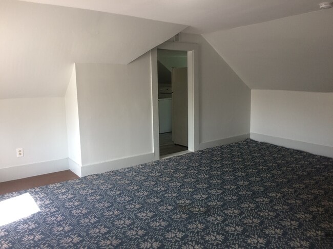 Living room - 28 Newbury St