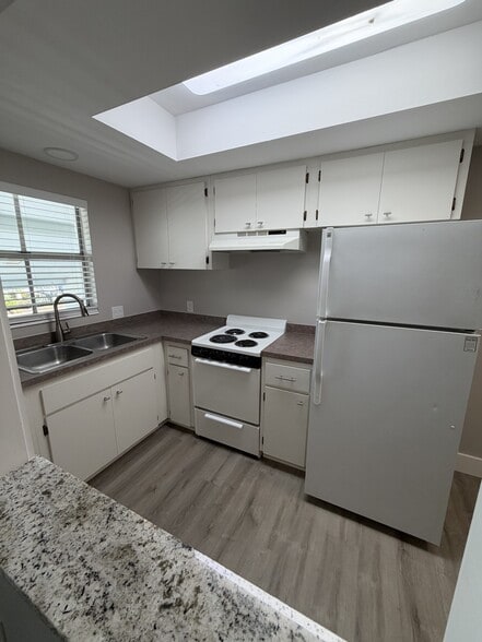 Building Photo - 1 Bed/1 Bath - Unit 5