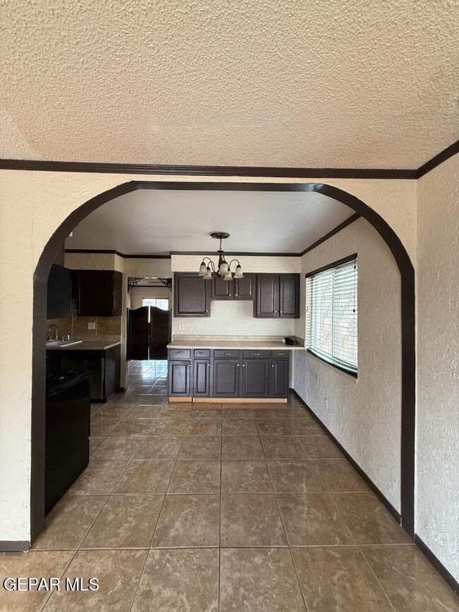 Building Photo - 966 Geronne Dr
