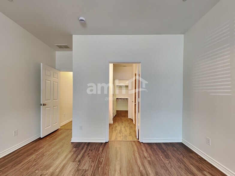 Building Photo - 5412 Galante Ln