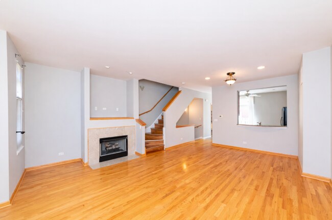 Building Photo - 2331 N Lister Ave