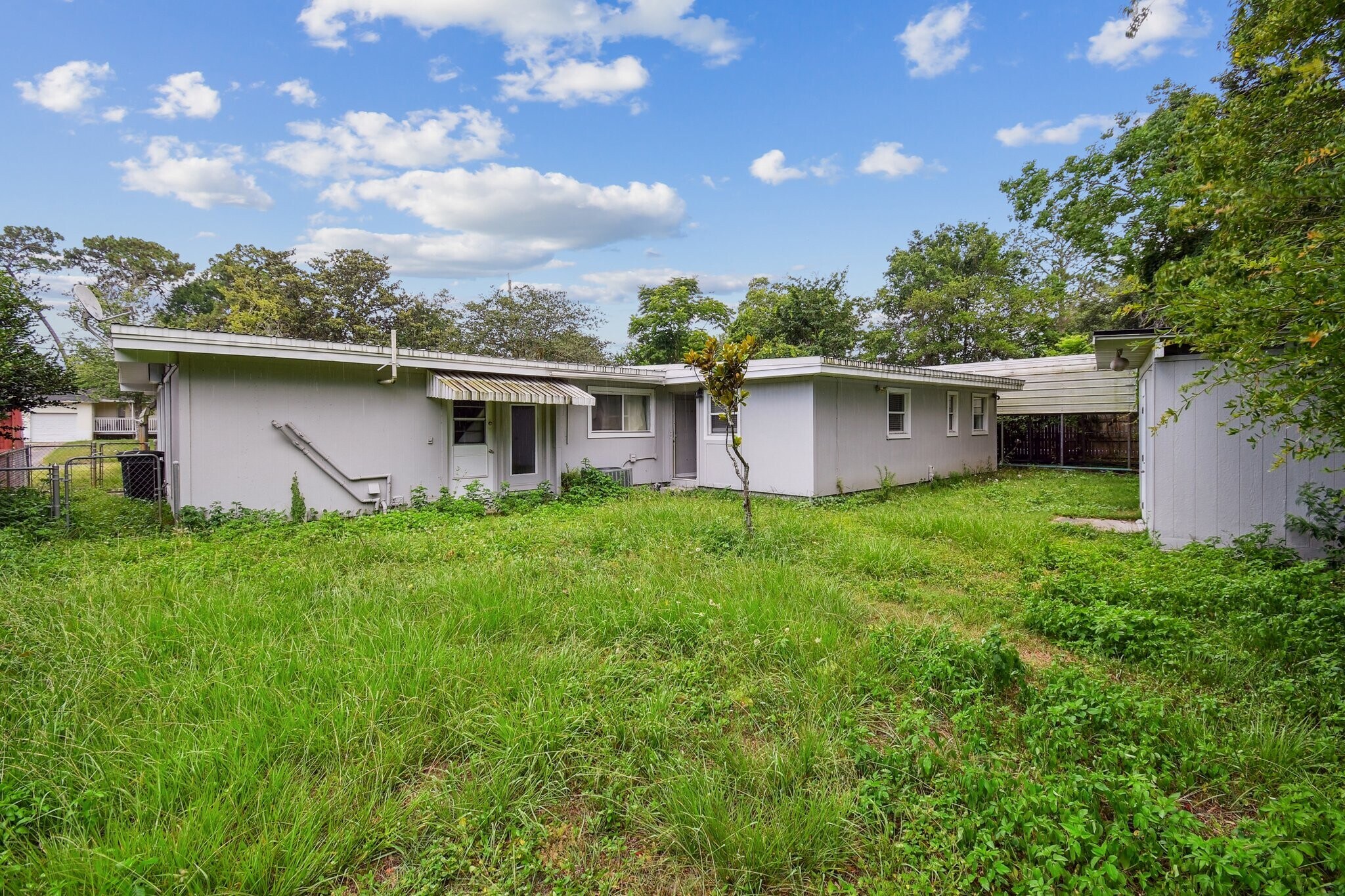 Building Photo - 2332 Barlad Dr