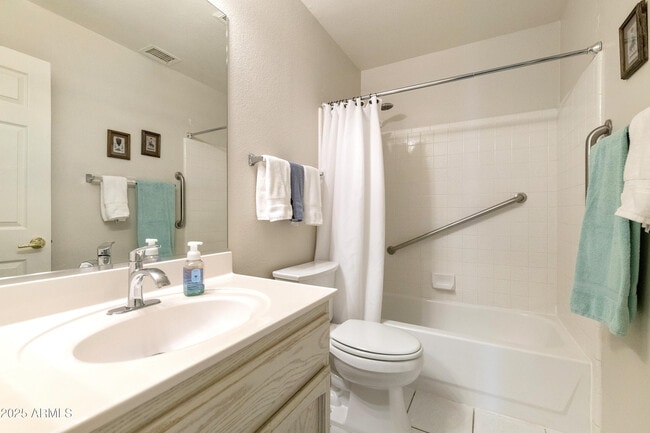 Building Photo - 11115 E Bellflower Ct