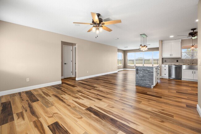 Building Photo - 1228 Carvello Dr