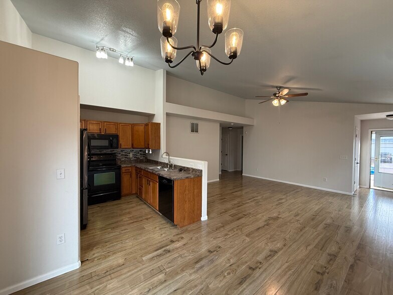 Building Photo - 7672 Fiona Ln