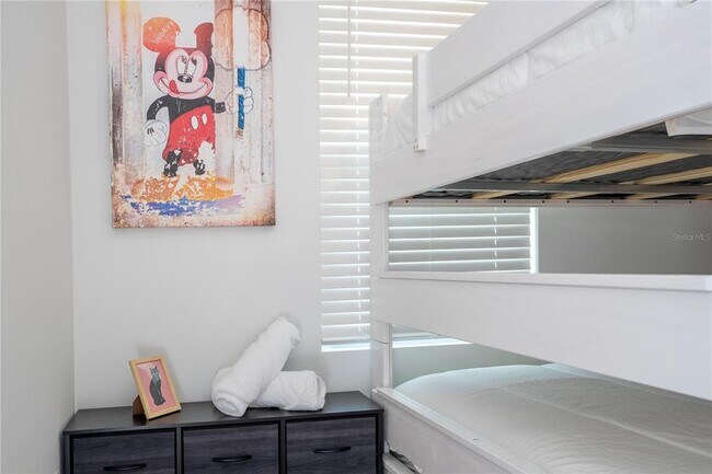 Building Photo - 686 Longboat Dr