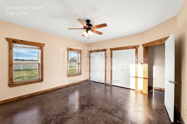 Building Photo - 3 Bedroom, 3 Bathroom Ranch Home with Barn...