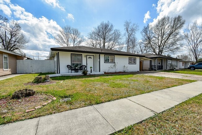 Building Photo - 2708 Morningside Ln