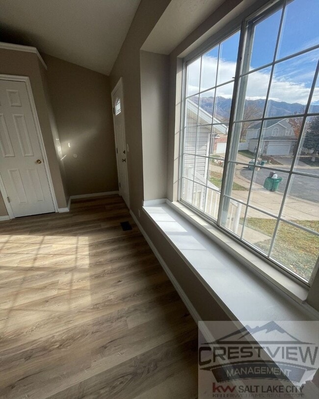 Building Photo - Must See!! 4 bedrooms 2 baths house in Layton!