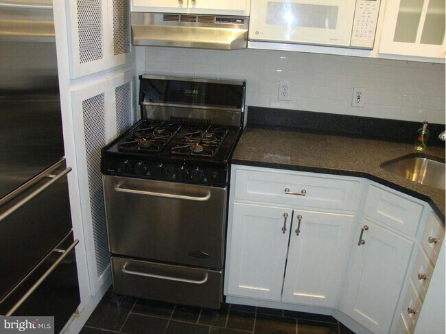 Building Photo - 2706 N St NW