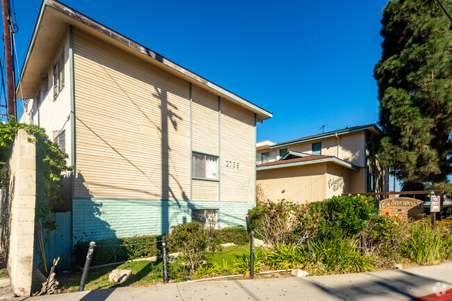Exterior - Cedarwood Village