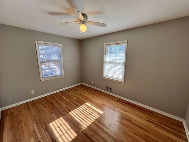 Building Photo - 3-Bed, 2-Bath Home with Garage & Spacious Backyard!