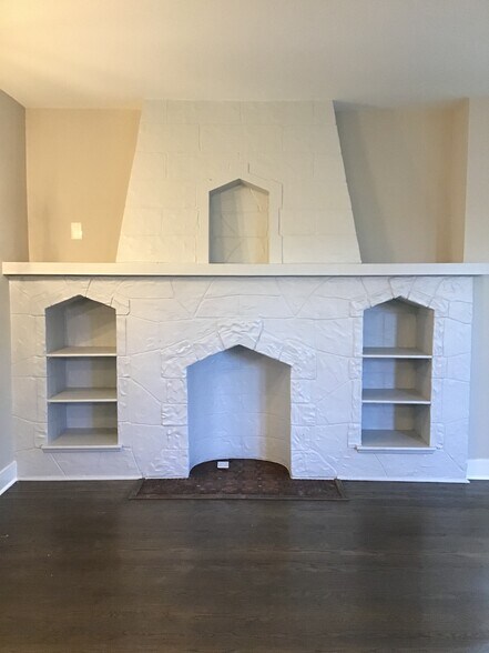 Building Photo - 8048 S Marshfield Ave