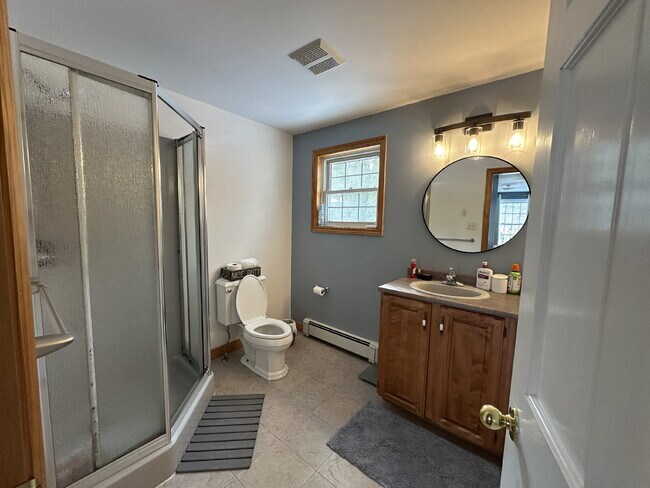 Building Photo - Executive-Style 3BR Single-Family Home on Quiet Dead-End Street – South Portland