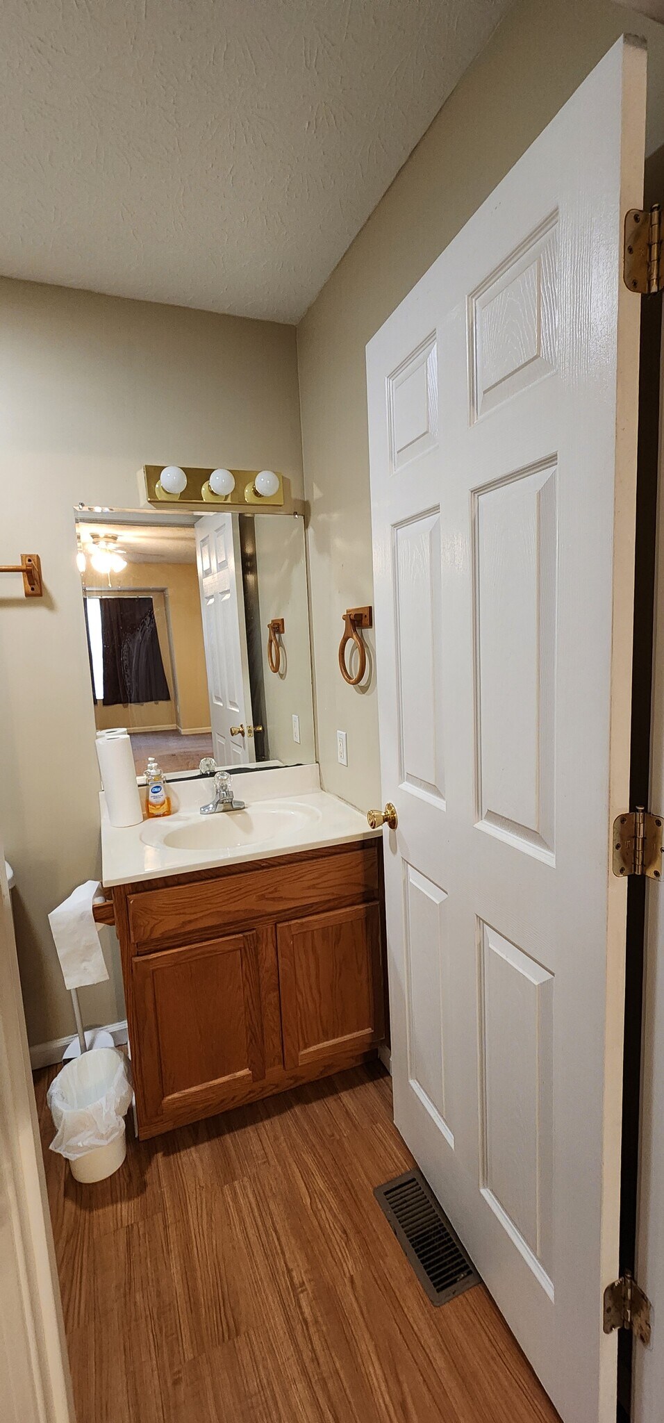 Building Photo - 1714 Bend View Ln