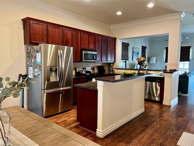 Building Photo - 3255 Maxroy St