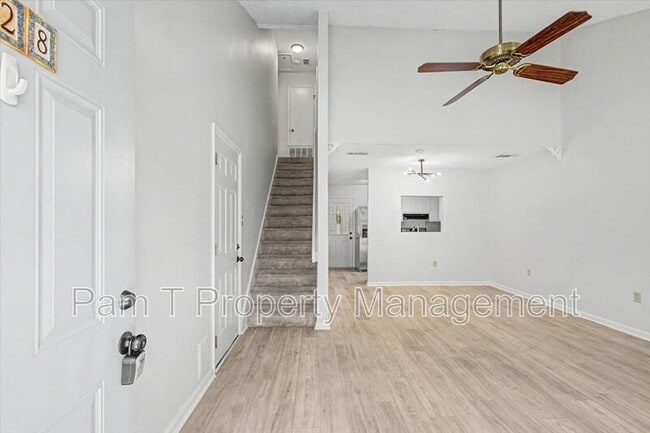 Building Photo - 128 Fox Chase Rd