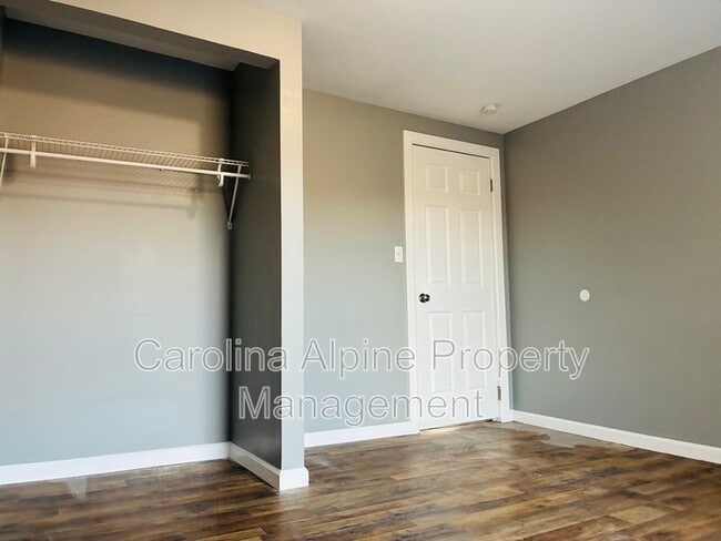 Building Photo - 506 Bonny St