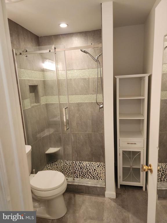 Building Photo - 25 Forsythia Ct