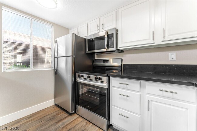 Building Photo - 5317 Indian River Dr