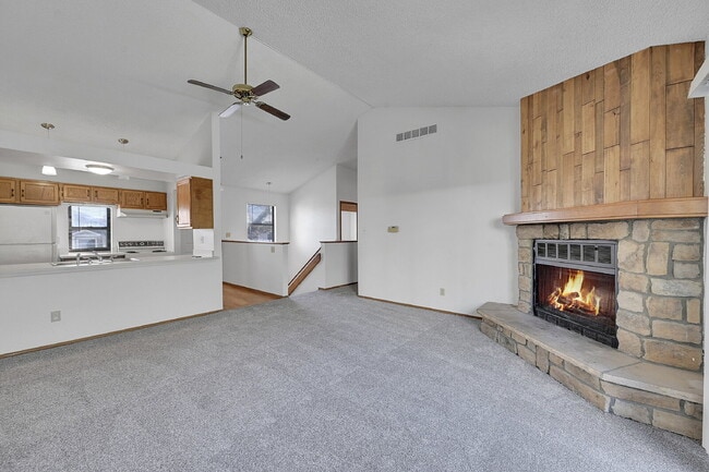 Building Photo - $2,130.95  - $500 OFF First Month's Rent - 3 Bedrooms, 2 Bathrooms Townhouse in Aurora with Washe...