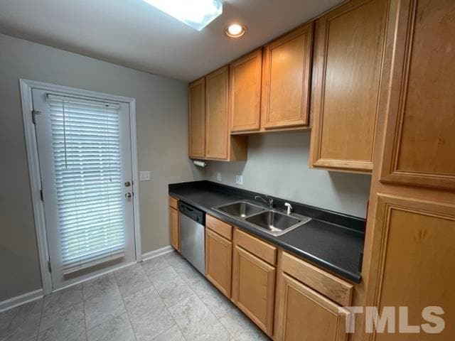 Building Photo - 9812 Blackwell Dr