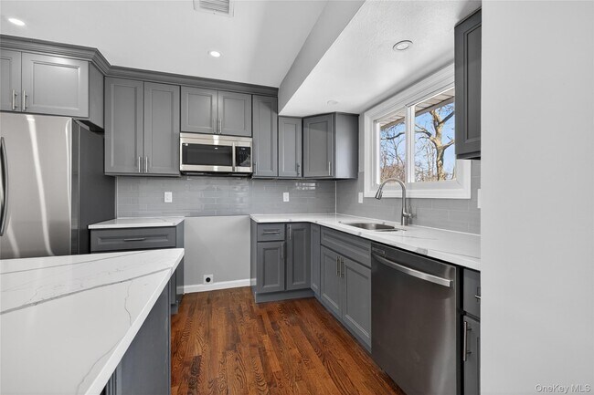 Building Photo - 3103 Falcon Ave