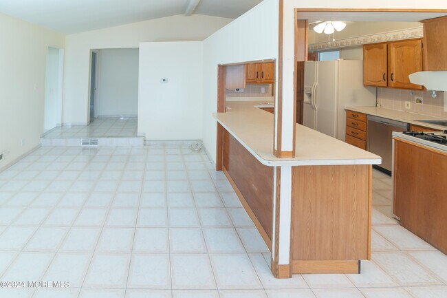 Building Photo - 3 Willowbrook Dr