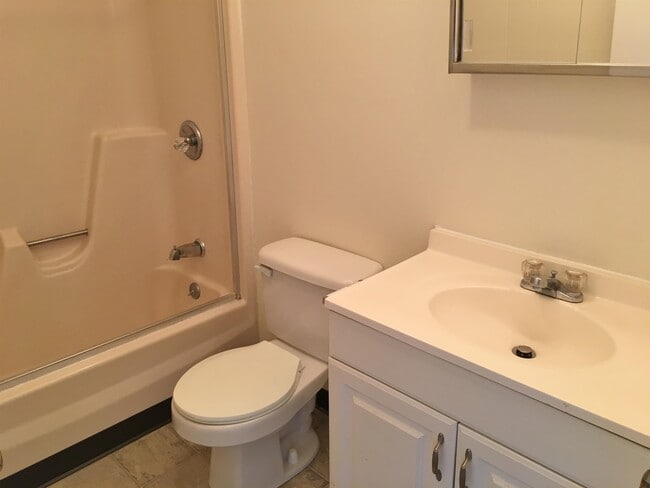 Building Photo - 3861 Brown Ave